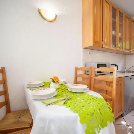 Appartement Iris By Interhome