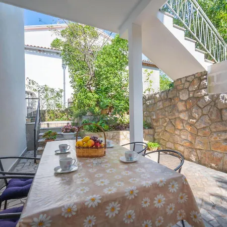 Appartement Iris By Interhome *